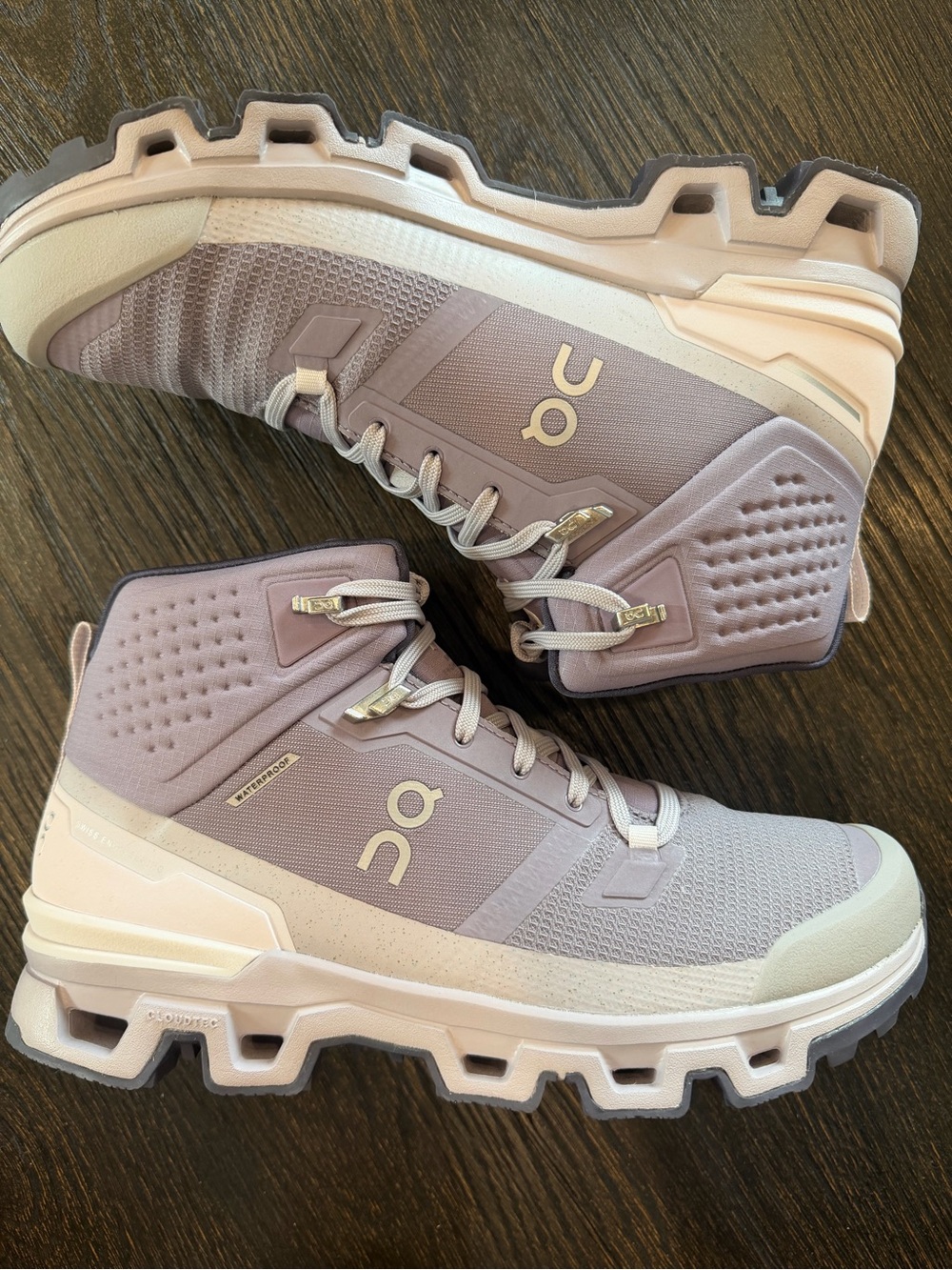 ON CLOUD Women's Cloudrock 2 Waterproof Shark/Fade US Sz 10.5
